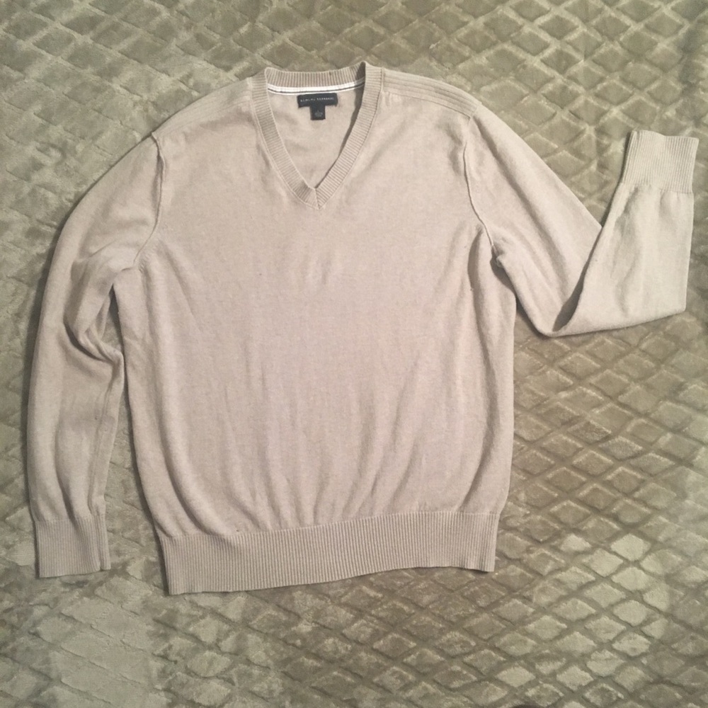 Banana Republic stylish V-neck sweater